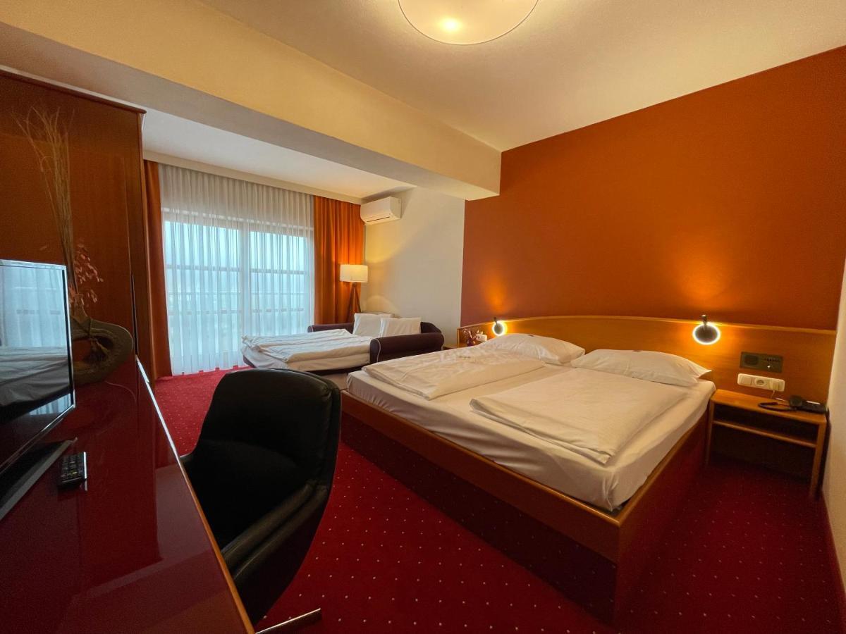 Vitalhotel Krainz ลอยแพร์ดอร์ฟ เบ เฟิร์สเทนเฟลด์ ภายนอก รูปภาพ