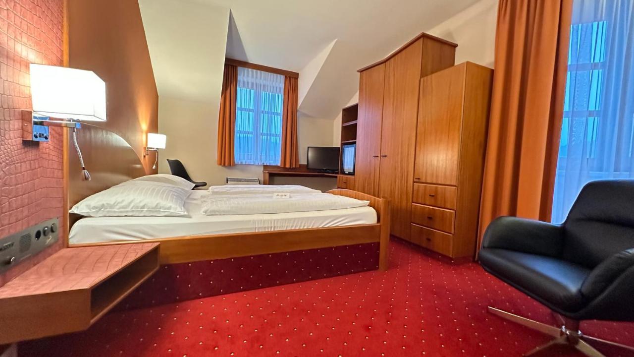 Vitalhotel Krainz ลอยแพร์ดอร์ฟ เบ เฟิร์สเทนเฟลด์ ภายนอก รูปภาพ