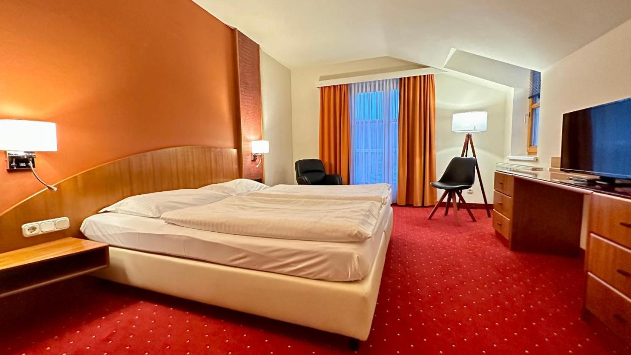 Vitalhotel Krainz ลอยแพร์ดอร์ฟ เบ เฟิร์สเทนเฟลด์ ภายนอก รูปภาพ
