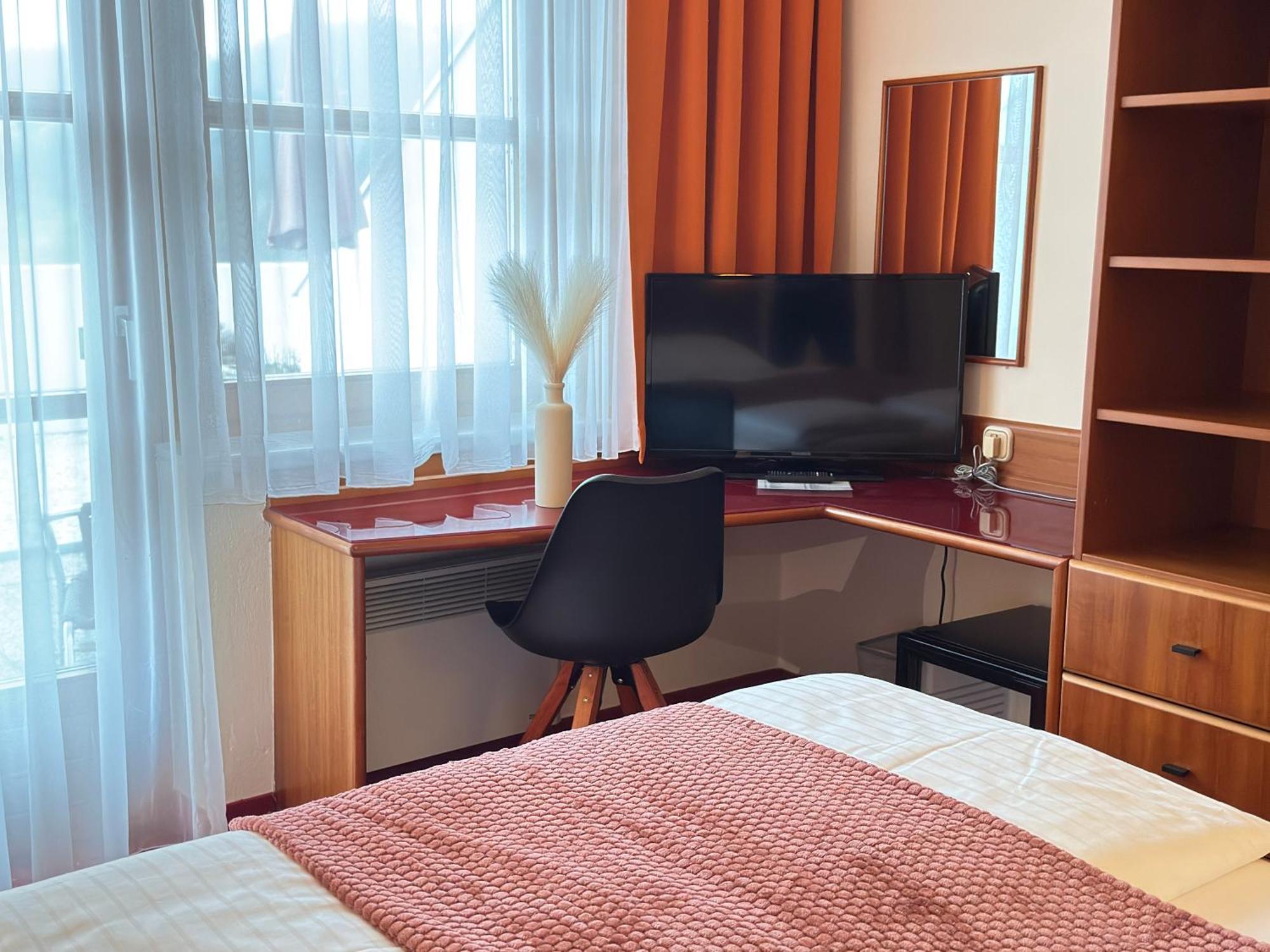 Vitalhotel Krainz ลอยแพร์ดอร์ฟ เบ เฟิร์สเทนเฟลด์ ภายนอก รูปภาพ